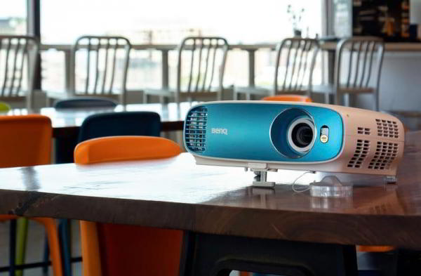 Обзор BenQ TK800: фантастический и яркий 4K домашний проектор Обзор BenQ TK800: фантастический и яркий 4K домашний проектор