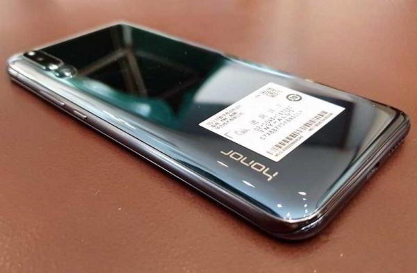 Обзор смартфона Honor Magic 2: яркого слайдера без рамок Обзор смартфона Honor Magic 2: яркого слайдера без рамок