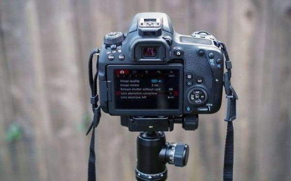 Обзор Canon EOS 77D — Средний ребёнок, которого вы по-прежнему любите Обзор Canon EOS 77D — Средний ребёнок, которого вы по-прежнему любите