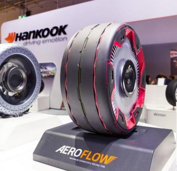 Hankook представила новые футуристичные шины Hexonic и Aeroflow Hankook представила новые футуристичные шины Hexonic и Aeroflow