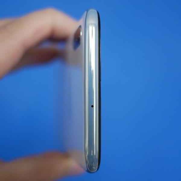 Обзор смартфона Samsung Galaxy A70: внушительный экран и емкая батарея Обзор смартфона Samsung Galaxy A70: внушительный экран и емкая батарея