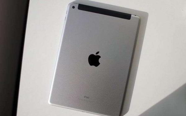 Обзор Apple iPad (2018) — Новый iPad почти не обновлён, но остаётся королём планшетов Обзор Apple iPad (2018) — Новый iPad почти не обновлён, но остаётся королём планшетов