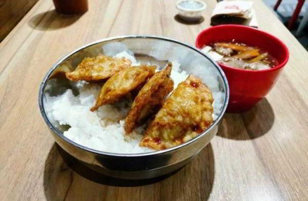 Обзор смартфона Honor Magic 2: яркого слайдера без рамок Обзор смартфона Honor Magic 2: яркого слайдера без рамок