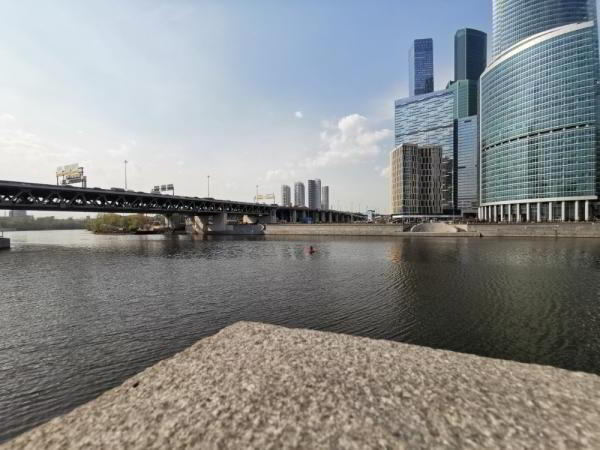 Какой смартфон снимает лучше: фототест для Huawei P30 Pro, Samsung Galaxy S10 и Xiaomi Mi 9 Какой смартфон снимает лучше: фототест для Huawei P30 Pro, Samsung Galaxy S10 и Xiaomi Mi 9