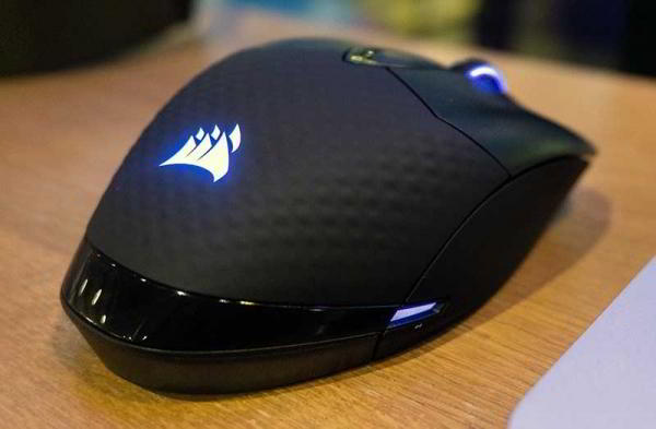 Обзор Corsair Dark Core SE большой беспроводной мыши Обзор Corsair Dark Core SE большой беспроводной мыши