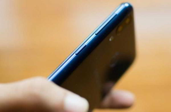 Обзор Samsung Galaxy M20: угроза смартфонам Xiaomi и Huawei Обзор Samsung Galaxy M20: угроза смартфонам Xiaomi и Huawei