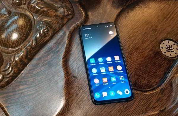 Обзор Xiaomi Mi 9 SE уменьшенной версии флагмана Обзор Xiaomi Mi 9 SE уменьшенной версии флагмана