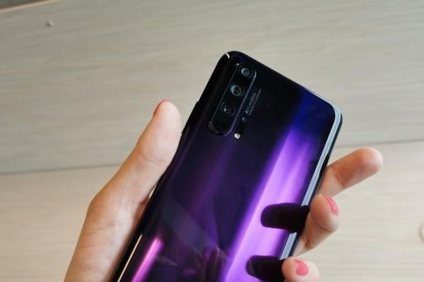 Первый взгляд на смартфоны Honor 20: грядут перемены Первый взгляд на смартфоны Honor 20: грядут перемены