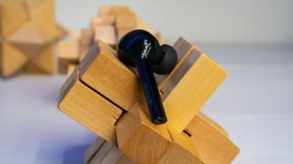 Обзор гарнитуры Huawei FreeBuds Lite. Полностью беспроводная красотка