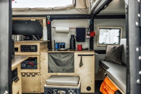 Архитектор NASA спроектировал трейлер по образу космической станции Архитектор NASA спроектировал трейлер по образу космической станции