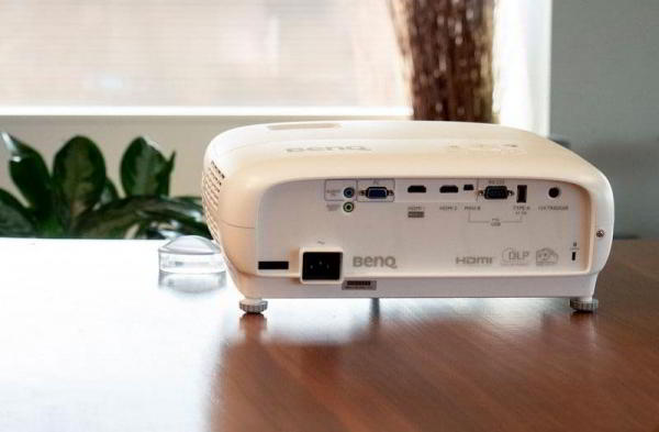 Обзор BenQ TK800: фантастический и яркий 4K домашний проектор Обзор BenQ TK800: фантастический и яркий 4K домашний проектор