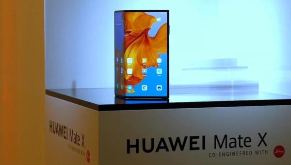 Выход складного Huawei Mate X отложили на три месяца Выход складного Huawei Mate X отложили на три месяца