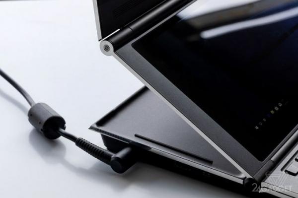 Intel показала самый необычный ноутбук с двумя экранами (7 фото + 2 видео) Intel показала самый необычный ноутбук с двумя экранами (7 фото + 2 видео)