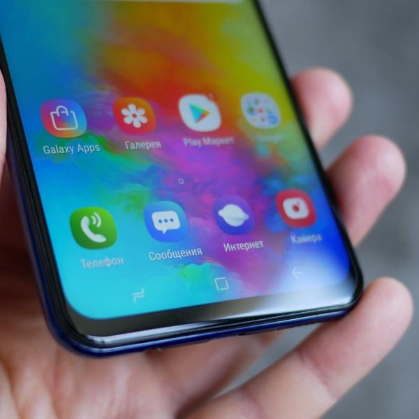 Обзор смартфона Samsung Galaxy M20: долгожитель с треугольной "челкой" Обзор смартфона Samsung Galaxy M20: долгожитель с треугольной "челкой"