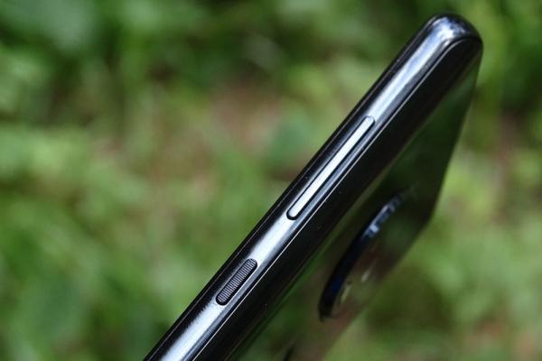 Обзор смартфона Moto G7 Plus: симпатичный смартфон с быстрой зарядкой и стереодинамиками Обзор смартфона Moto G7 Plus: симпатичный смартфон с быстрой зарядкой и стереодинамиками