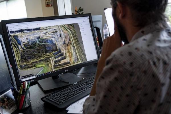 Французское вино становится вкуснее благодаря дронам Французское вино становится вкуснее благодаря дронам