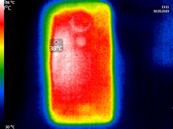 Обзор смартфона Moto G7 Plus: симпатичный смартфон с быстрой зарядкой и стереодинамиками Обзор смартфона Moto G7 Plus: симпатичный смартфон с быстрой зарядкой и стереодинамиками