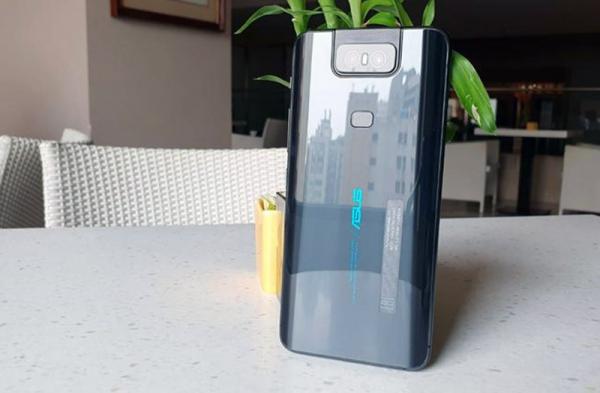 Обзор Asus Zenfone 6: флагманский телефон, не имеющий аналогов Обзор Asus Zenfone 6: флагманский телефон, не имеющий аналогов