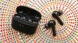 AirPods vs. Anker Soundcore Liberty Air: a cheap, great alternative AirPods vs. Anker Soundcore Liberty Air: a cheap, great alternative