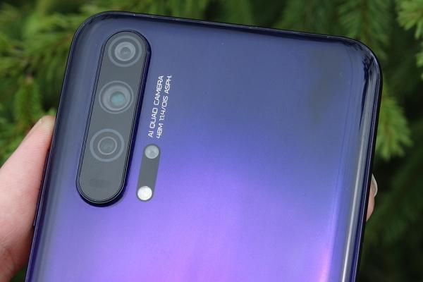 Обзор Honor 20 Pro: мощный камерофон, который хотел стать максимально бюджетным Обзор Honor 20 Pro: мощный камерофон, который хотел стать максимально бюджетным