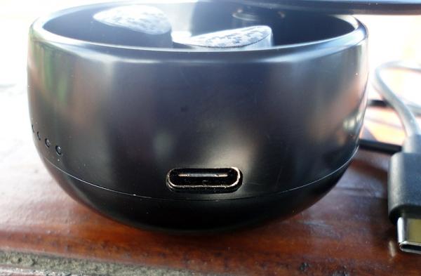 Обзор Tronsmart Spunky Pro: TWS наушники с беспроводной зарядкой Обзор Tronsmart Spunky Pro: TWS наушники с беспроводной зарядкой