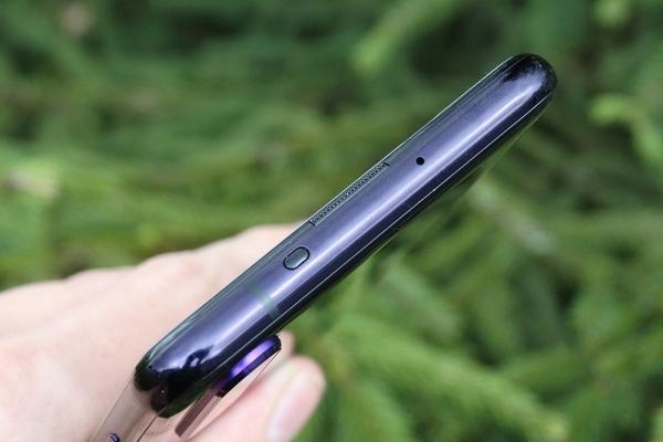 Обзор Honor 20 Pro: мощный камерофон, который хотел стать максимально бюджетным Обзор Honor 20 Pro: мощный камерофон, который хотел стать максимально бюджетным