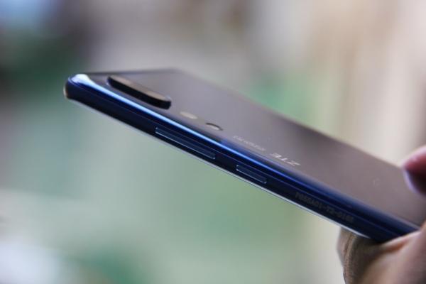 Обзор смартфона ZTE Axon 10 Pro: почти как флагман, но вдвое дешевле Обзор смартфона ZTE Axon 10 Pro: почти как флагман, но вдвое дешевле