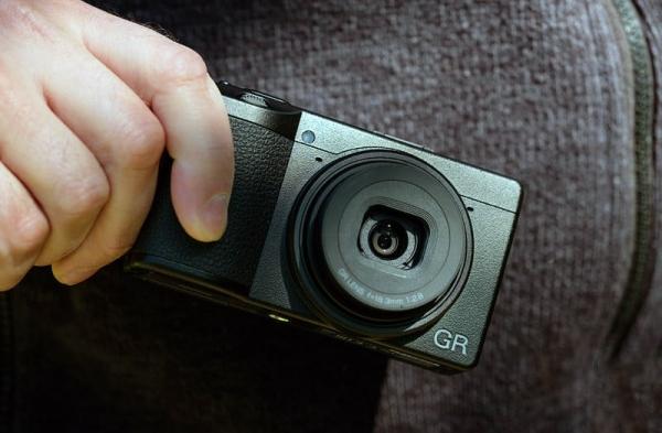 Обзор Ricoh GR III: компактная камера, снимающая как DSLR Обзор Ricoh GR III: компактная камера, снимающая как DSLR