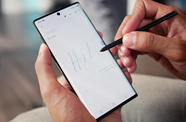 Первый обзор Samsung Galaxy Note 10: меньший смартфон с широкими возможностями Первый обзор Samsung Galaxy Note 10: меньший смартфон с широкими возможностями