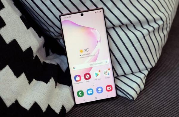 Первый обзор Samsung Galaxy Note 10: меньший смартфон с широкими возможностями Первый обзор Samsung Galaxy Note 10: меньший смартфон с широкими возможностями