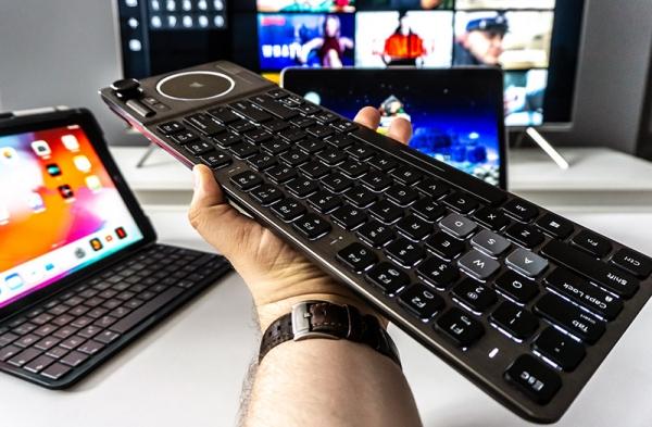 Обзор Corsair K83 Wireless: мультимедийная клавиатура для управления всем Обзор Corsair K83 Wireless: мультимедийная клавиатура для управления всем