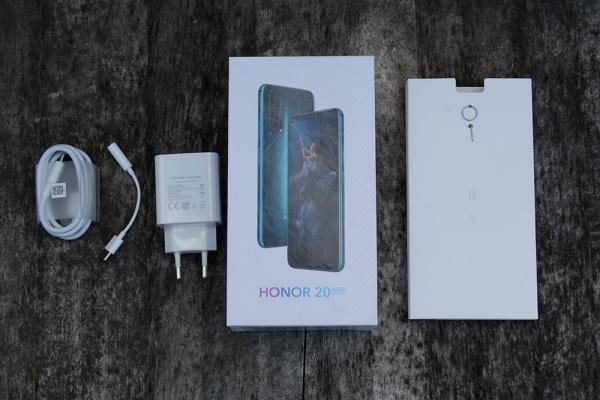 Обзор Honor 20 Pro: мощный камерофон, который хотел стать максимально бюджетным Обзор Honor 20 Pro: мощный камерофон, который хотел стать максимально бюджетным