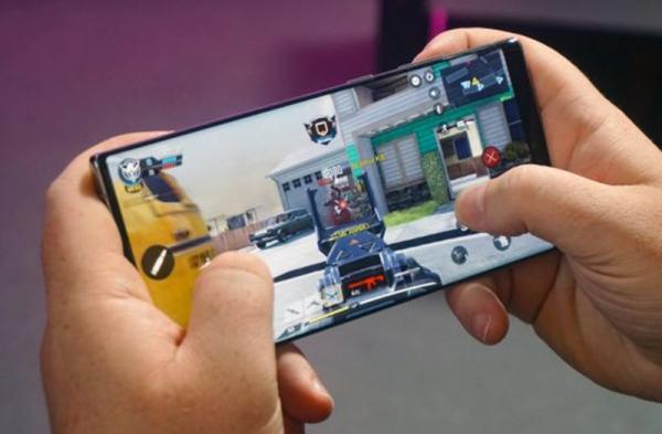 Первый обзор Samsung Galaxy Note 10: меньший смартфон с широкими возможностями Первый обзор Samsung Galaxy Note 10: меньший смартфон с широкими возможностями