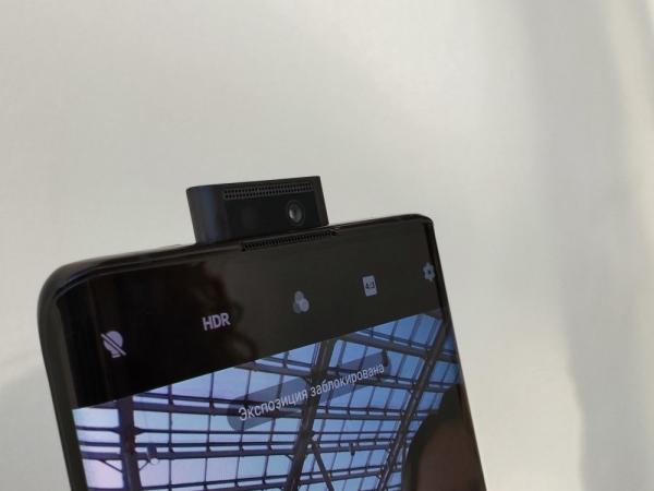 Предварительный обзор Vivo Nex 3: удивительный смартфон со «стекающим» экраном и полностью сенсорным управлением Предварительный обзор Vivo Nex 3: удивительный смартфон со «стекающим» экраном и полностью сенсорным управлением