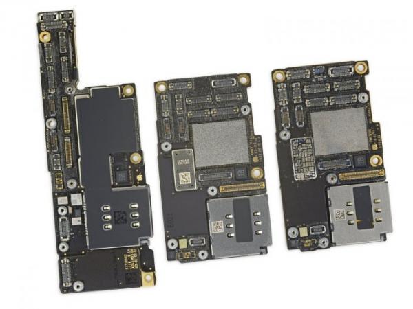 Разбираем на части iPhone 11 (15 фото) Разбираем на части iPhone 11 (15 фото)