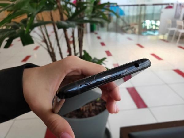 Предварительный обзор Vivo Nex 3: удивительный смартфон со «стекающим» экраном и полностью сенсорным управлением Предварительный обзор Vivo Nex 3: удивительный смартфон со «стекающим» экраном и полностью сенсорным управлением