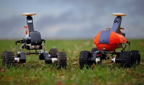 Команда роботов-фермеров эффективно истребляет сорняки электрическими разрядами Команда роботов-фермеров эффективно истребляет сорняки электрическими разрядами