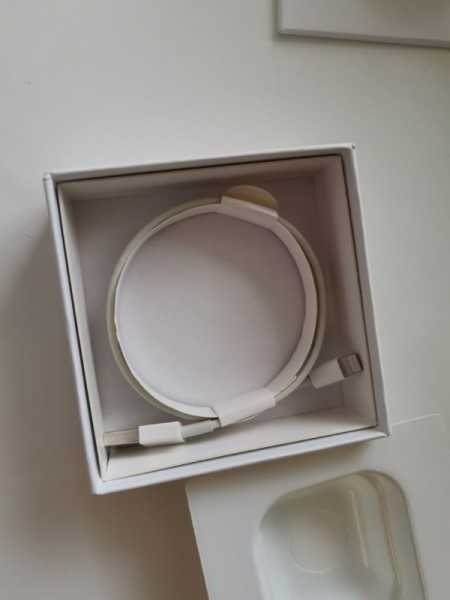 Анатомия подделки. AirPods 2 Анатомия подделки. AirPods 2