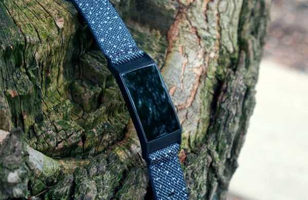 Обзор Fitbit Charge 4: обновлённый фитнес-браслет с поддержкой GPS и Spotify Обзор Fitbit Charge 4: обновлённый фитнес-браслет с поддержкой GPS и Spotify