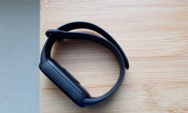 Обзор Xiaomi Mi Smart Band 6: яркий хит с датчиком SpO2 Обзор Xiaomi Mi Smart Band 6: яркий хит с датчиком SpO2