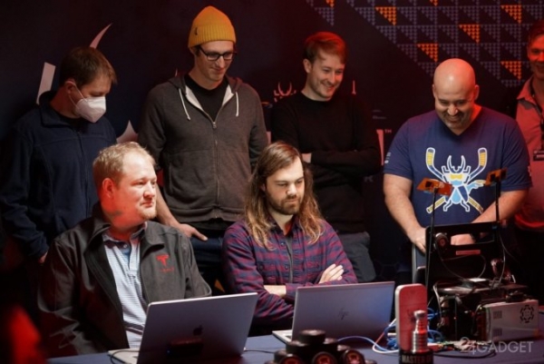 Хакерам удалось взломать Tesla Model 3 (3 фото) Хакерам удалось взломать Tesla Model 3 (3 фото)