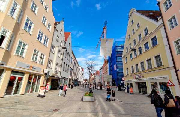 Обзор Realme 14 Pro+: смартфона с интересным дизайном и тремя вспышками Обзор Realme 14 Pro+: смартфона с интересным дизайном и тремя вспышками