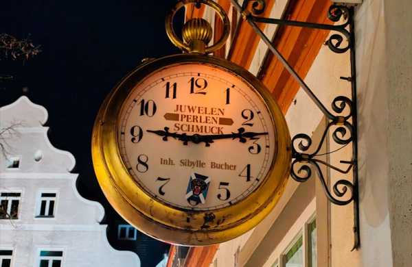 Обзор Realme 14 Pro+: смартфона с интересным дизайном и тремя вспышками Обзор Realme 14 Pro+: смартфона с интересным дизайном и тремя вспышками