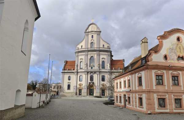 Обзор Xiaomi 14: небольшого флагманского смартфона на HyperOS с отличными камерами Обзор Xiaomi 14: небольшого флагманского смартфона на HyperOS с отличными камерами