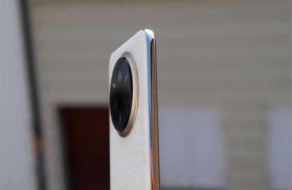 Обзор Realme 14 Pro+: смартфона с интересным дизайном и тремя вспышками Обзор Realme 14 Pro+: смартфона с интересным дизайном и тремя вспышками