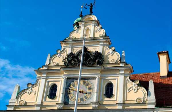 Обзор Realme 14 Pro+: смартфона с интересным дизайном и тремя вспышками Обзор Realme 14 Pro+: смартфона с интересным дизайном и тремя вспышками