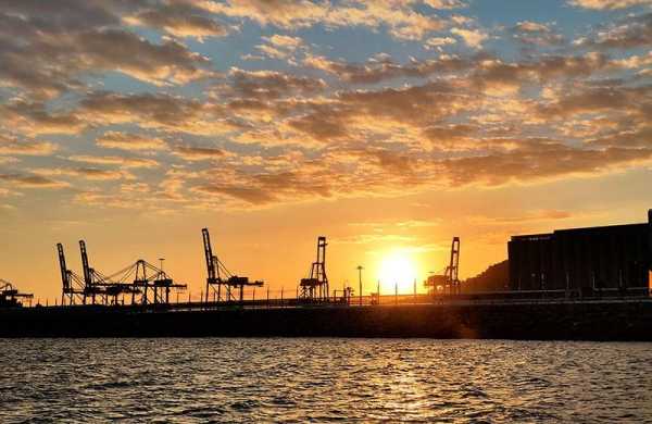 Обзор Xiaomi 12 Pro: самый плавный и производительный смартфон Xiaomi Обзор Xiaomi 12 Pro: самый плавный и производительный смартфон Xiaomi