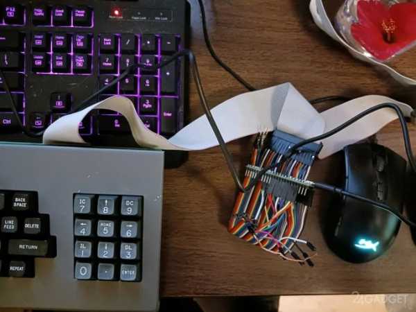 Создан самодельный и полностью рабочий терминал из Fallout (9 фото) Создан самодельный и полностью рабочий терминал из Fallout (9 фото)