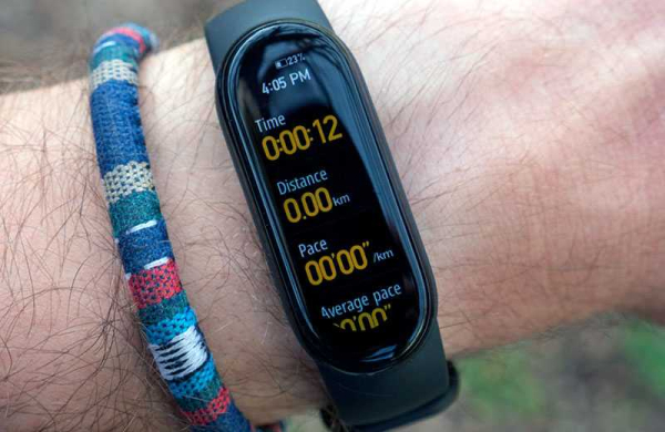 Обзор Xiaomi Mi Band 6 – по-прежнему лучшего бюджетного фитнес-браслета? Обзор Xiaomi Mi Band 6 – по-прежнему лучшего бюджетного фитнес-браслета?