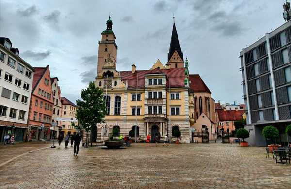 Обзор Realme GT 7: смартфона в стиле Aston Martin с аккумулятором 7000 мАч Обзор Realme GT 7: смартфона в стиле Aston Martin с аккумулятором 7000 мАч